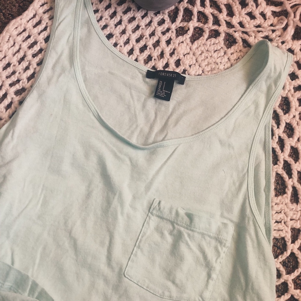 Forever 21 Cropped Tank Too 🦋